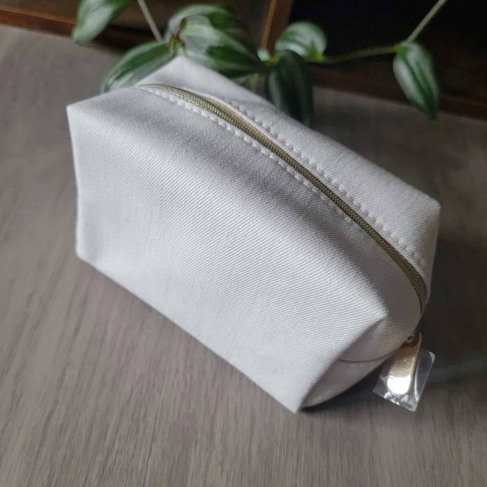 Flash Sale🎉 Authentic Dior White Cosmetic Pouch